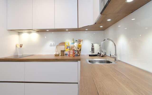 Hellenhost Gran Vía V