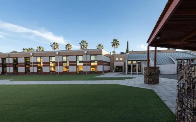 Apache Gold Resort Hotel