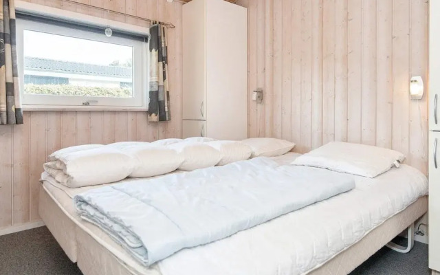 6 Person Holiday Home in Borkop