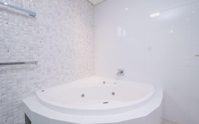 Incrível casa com churrasqueira em Jurerê RDR030