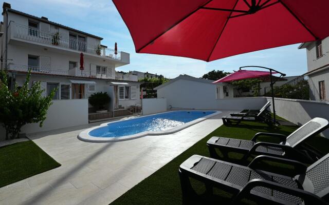 Mihovilovic - 50 m from beach - A2(6+1)