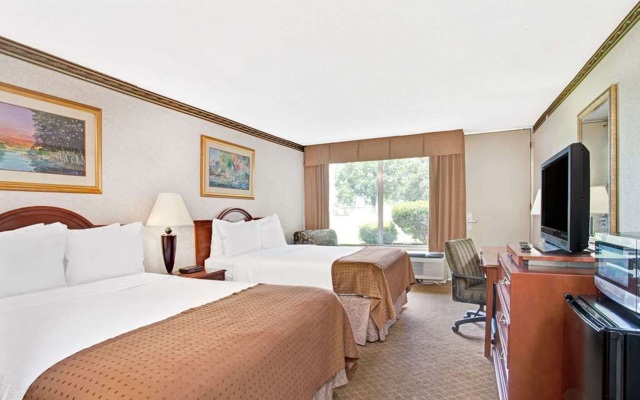 Days Inn by Wyndham Forrest City