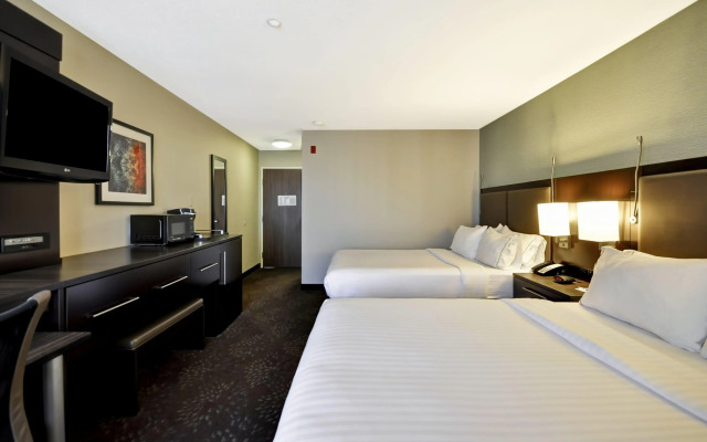 Holiday Inn Express Romulus / Detroit Airport by IHG