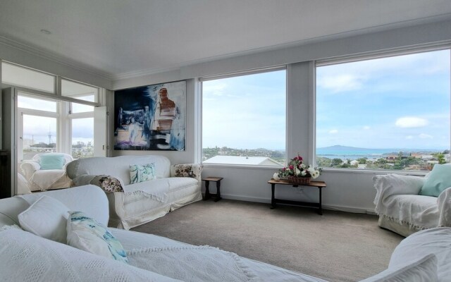 Gorgeous Apt Panoramic Views