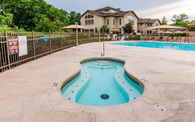 Table Rock Escape at Pointe Royale