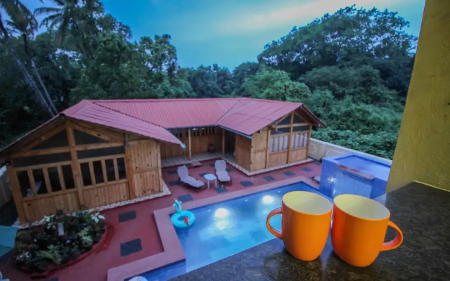 OYO 10723 Home Pool View Studio Colva