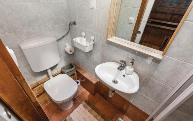 Awesome Home in Novalja With Wifi and 2 Bedrooms