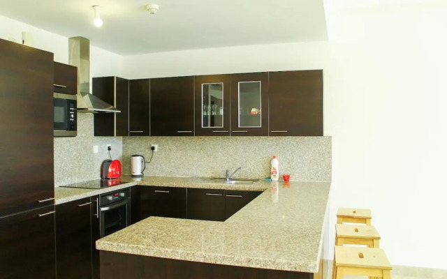 Spacious Apartment Retreat