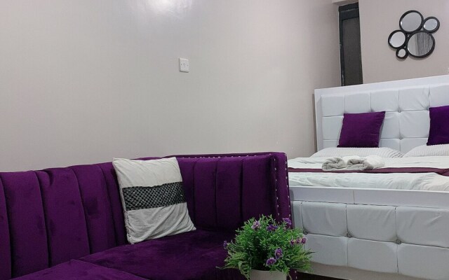 Lux Suites Royal Suburbs Apartments