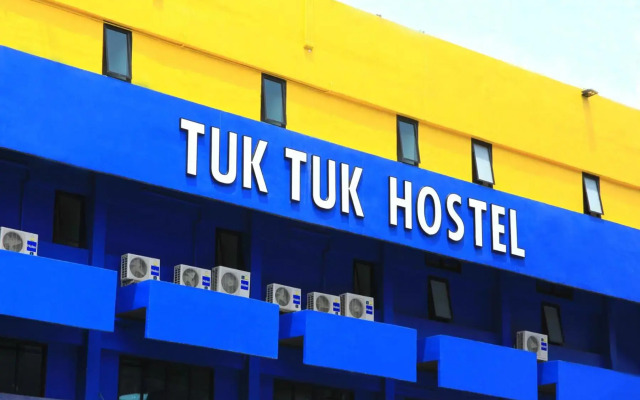 Tuk Tuk Hostel