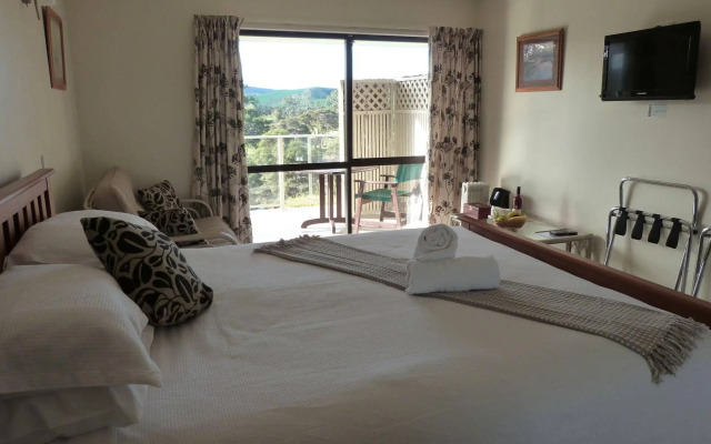 Morepork Riverside Lodge