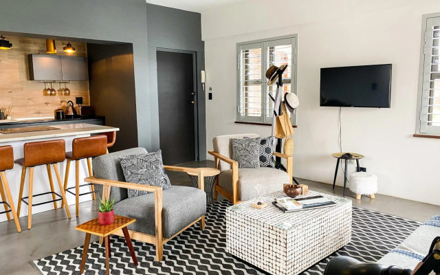 Stay On Main Plett - Contemporary 2-Bedroom Apartment