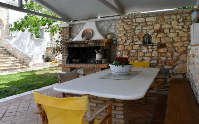 Anemolia Apartments With Pool