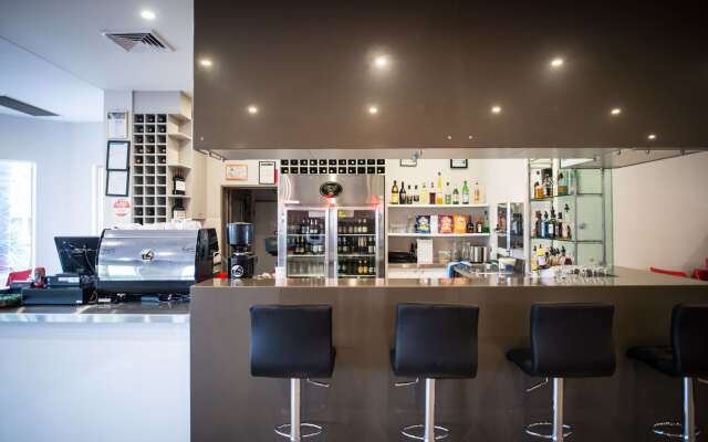 Best Western Airport Motel and Convention Centre