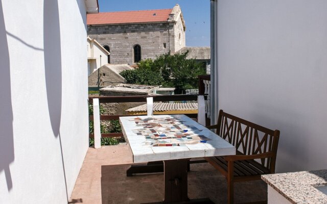 Charming Holiday Home in Razanac with Terrace