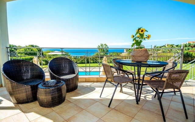 Filon Ktima Beachfront Upscale Villa