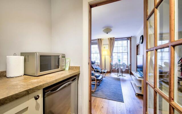 Royal Mile Apartment for Two - Location, Location!