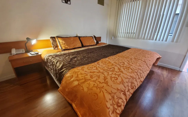 Mariscal Inn & Suites