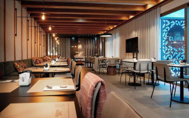 Hotel Acta the Clover