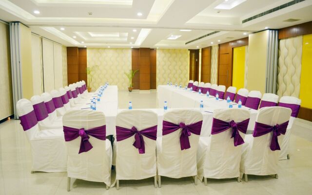 OYO Premium Viraj Khand