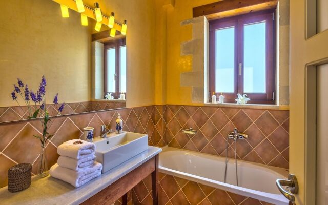 Azure Villa in Platanias