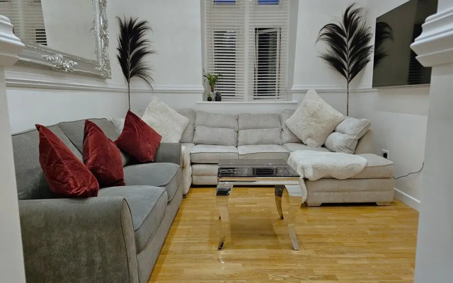 White Tulip Central 3bedroom Duplex Loft