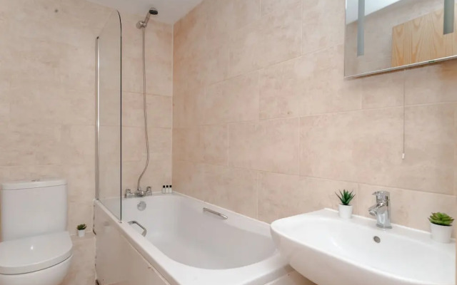 Holborn Penthouse Apartment with Terrace