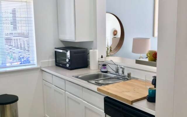 Heart of Ballard Stylish Airy Penthhouse