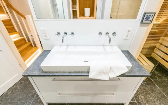 Tualighaker Hues Whg 01