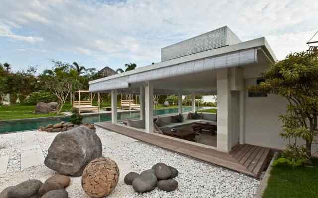 Villa Ombak Putih