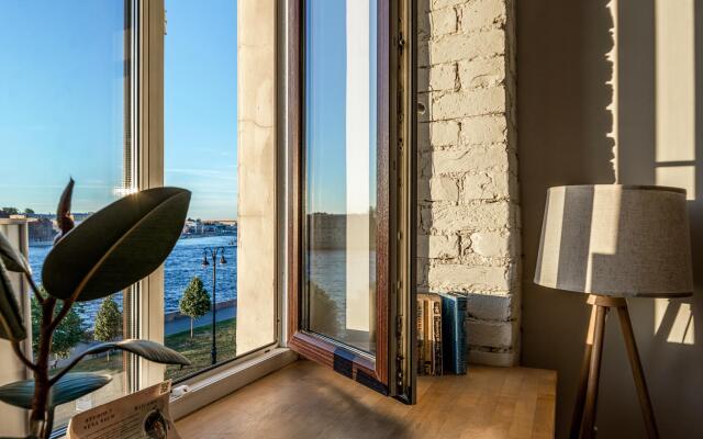 Апартаменты на Воскресенской набережной 20