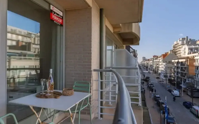 Bright Apartment With 2 Terraces Close to Beach