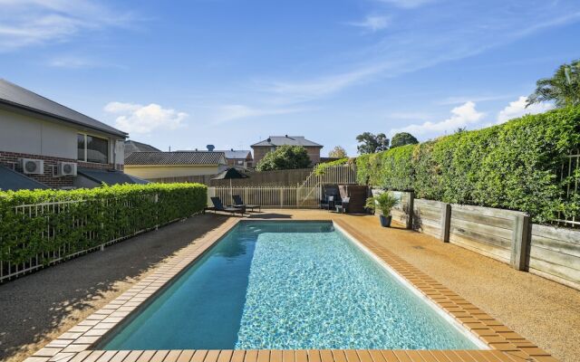 Best Western Plus Ambassador On Ruthven Motor Inn