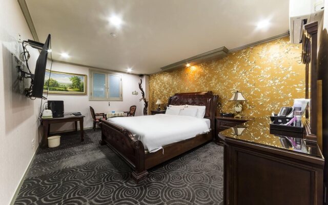 Ed Hotel