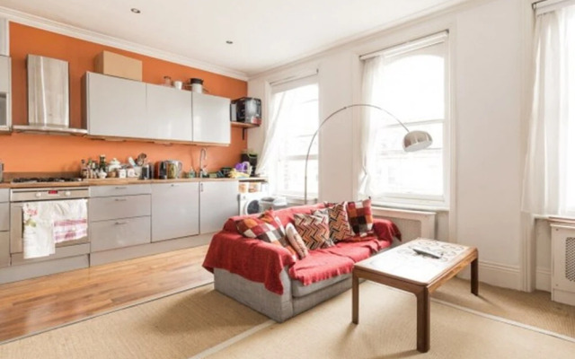 Eson2 - The Kensington Gwendwr Road Lodge