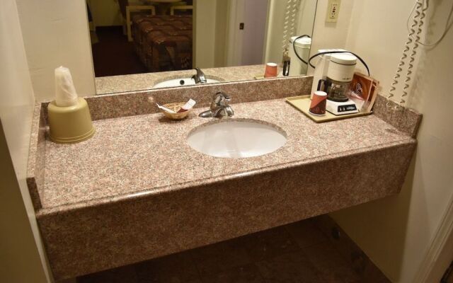 Travelodge by Wyndham Farmington