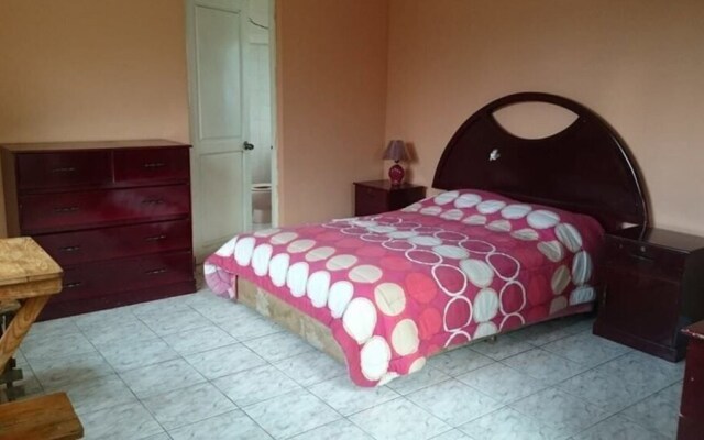 Hostal Villa Rosas