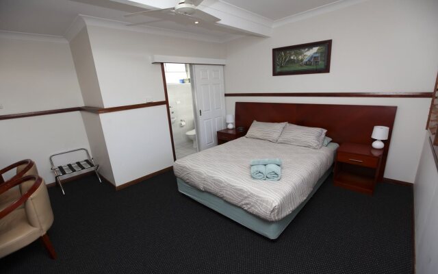 Across Country Motel and Serviced Apartments