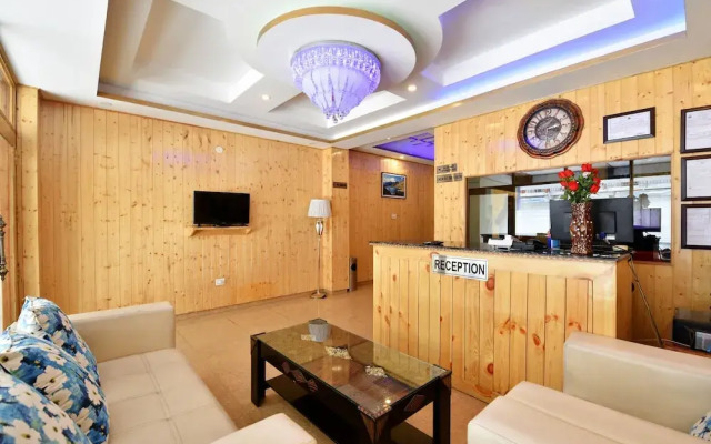 OYO 16868 Home Premium Studios Katrain, Nh3,