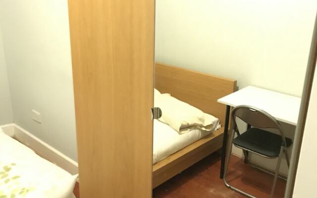 Rooms at 5 Hammersmith Road - Hostel