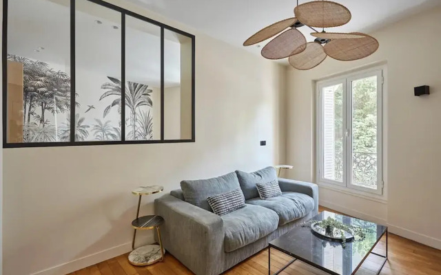 Superb Invalide Apartment Near Eiffel Tower