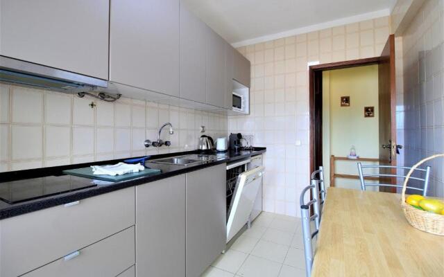 Portimão Classic With Pool by Homing