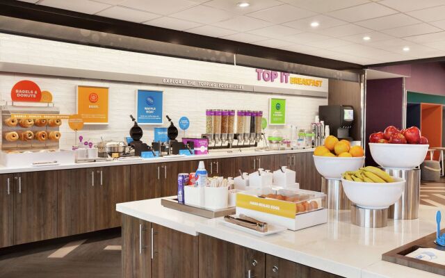 Tru by Hilton Louisville East