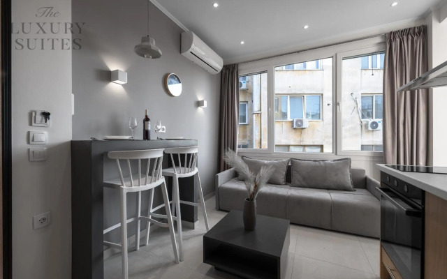 Wall Street Apartments, The Luxury Suites