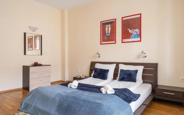 Sofia Day and Night Apartment