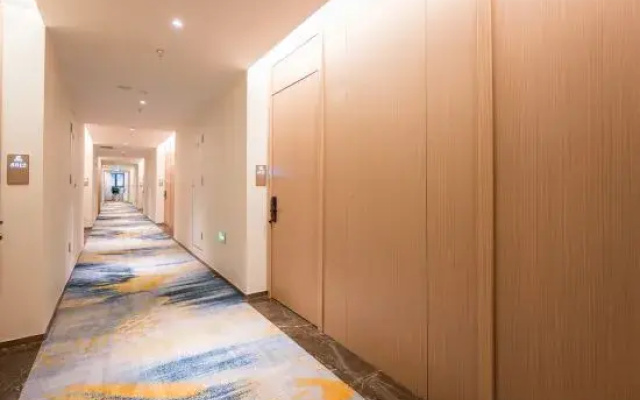 Wanda Yue Hotel (Pingtan Station Night Market, Longwangtou Beach)