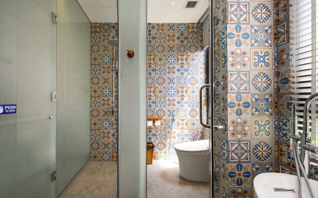 Sky Gem Central Hotel