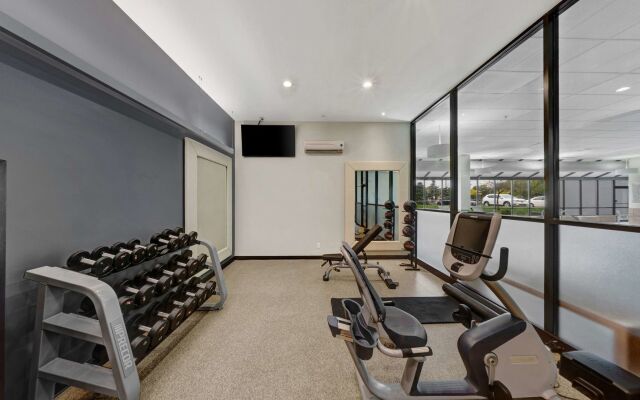 Embassy Suites by Hilton Milwaukee Brookfield