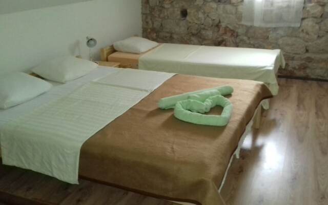 Apartment With one Bedroom in Tribanj, With Enclosed Garden and Wifi -