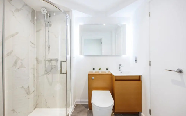 Modern 2 bed Flat in Town Centre - Free Wifi